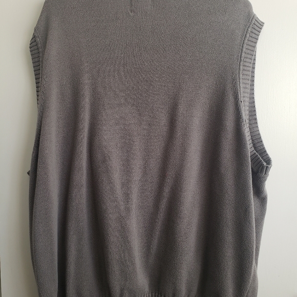 Ivy Crew Grey V-Neck Sweater Vest XXL 100% Cotton Made in Indonesia RN #82814 - Picture 1 of 5